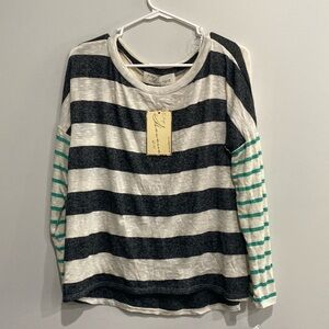 Striped lightweight women’s juniors sweater long leeve